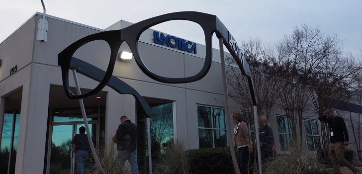 Essilor compra a Luxottica y crea un gigante de la óptica de 49.000 millones de euros